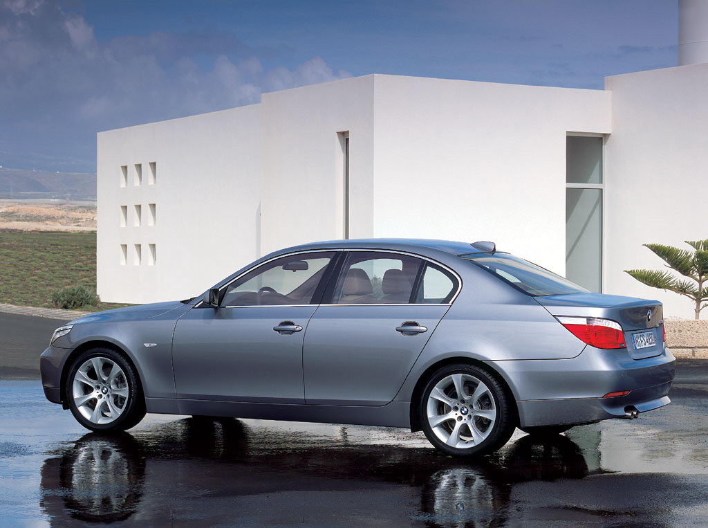 BMW 5 Series 2003 002.jpg